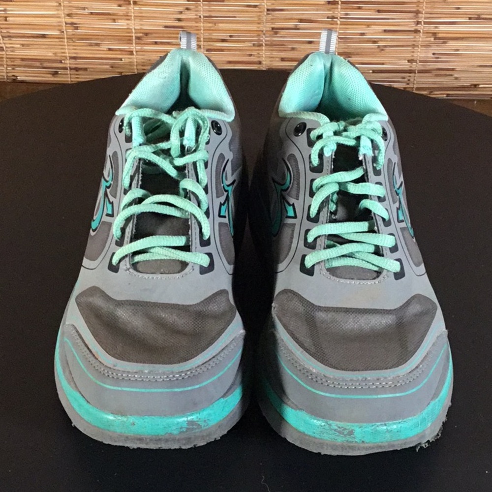 G-defy Men’s Gravity Defying Shoes Mint Green and Grey Size 9